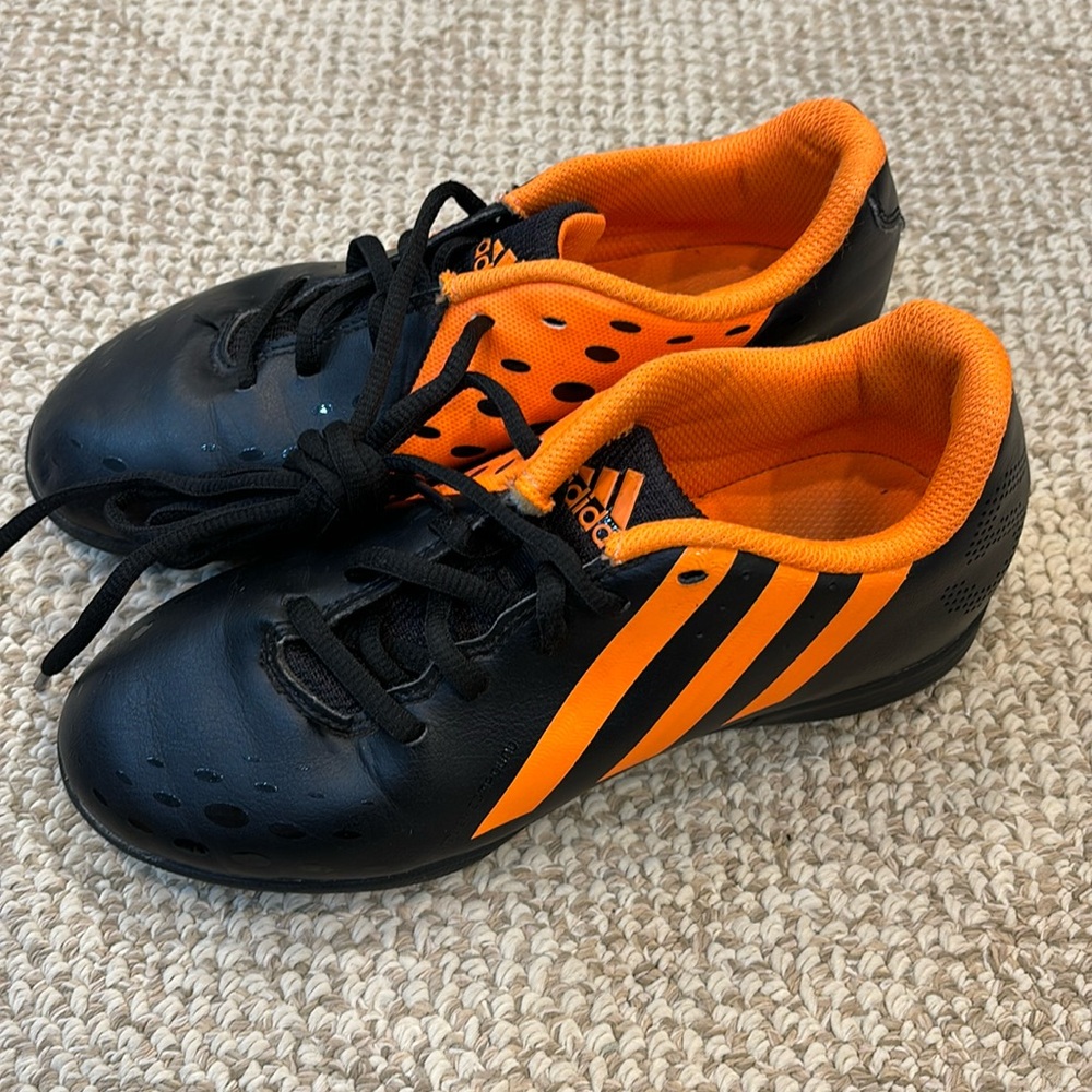 Youth Indoor Soccer Shoes